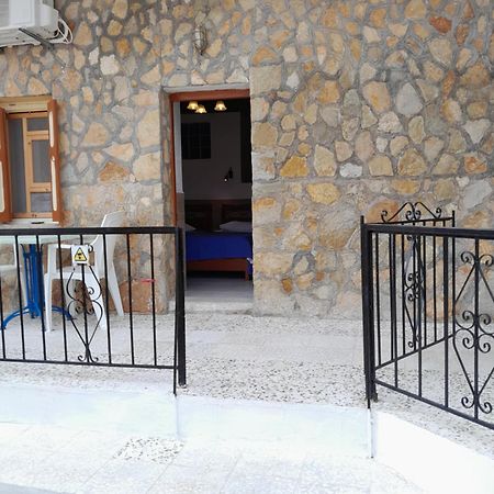 "Aris" Sevasti Symi Studios Kültér fotó