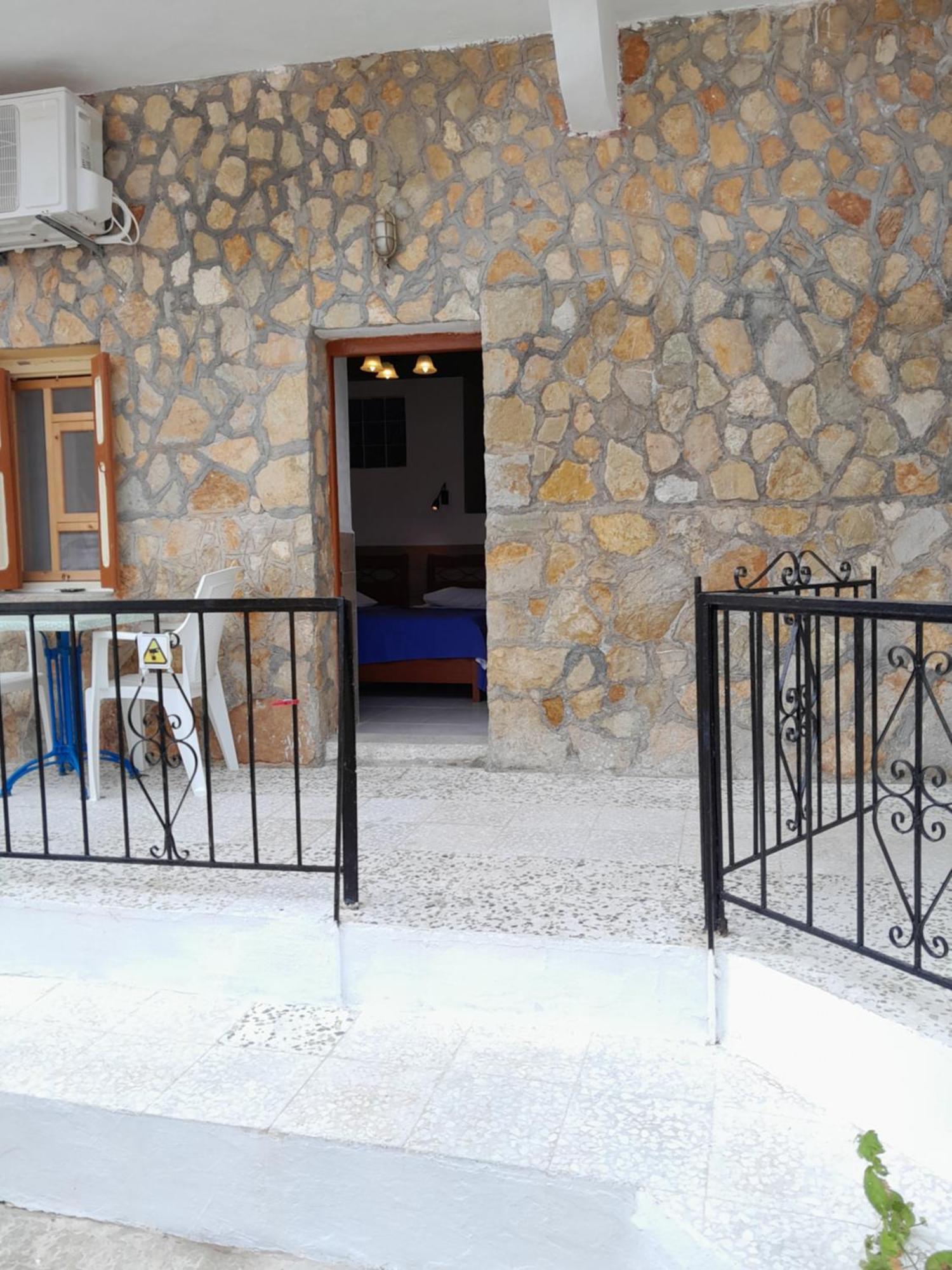 "Aris" Sevasti Symi Studios Kültér fotó